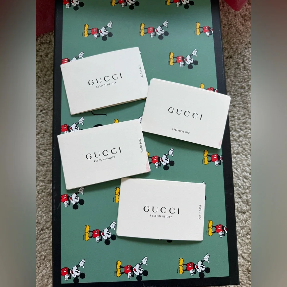 Disney x Gucci Mickey Mouse Sneakers - Picture 4 of 16